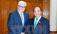 越南政府总理阮春福会见德国外交部长施泰因迈尔