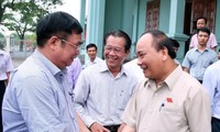越南政府总理阮春福接触海防市选民