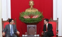 越共中央宣教部部长武文赏会见中国驻越大使洪小勇