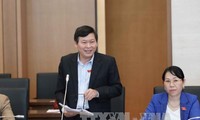 越南专职国会代表会议讨论《中小型企业扶持法（草案）》