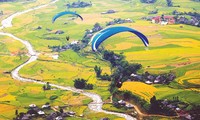 丘坡滑翔伞节在安沛省举行
