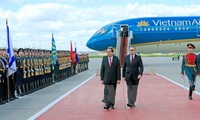 俄方举行正式仪式欢迎越南国家主席陈大光访俄