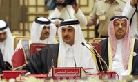  卡塔尔敦促通过对话解决分歧