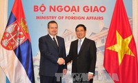 范平明与塞尔维亚第一副总理兼外长达契齐举行会谈
