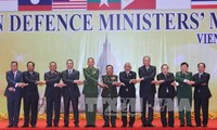 越南高级军事代表团出席东盟防长会议