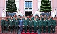 老挝人民军总参谋长对越南进行正式访问