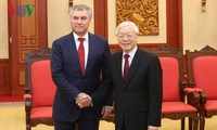 越南重视与俄罗斯巩固和发展全面战略伙伴关系