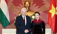 越南国会主席阮氏金银会见匈牙利议会副议长亚考伯·伊什特万