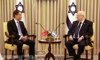 越南驻以色列大使杜明雄向以色列总统递交国书