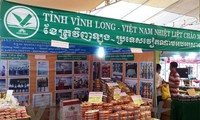 越南企业在柬埔寨加强合作和推介产品