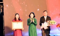 越南国家副主席邓氏玉盛出席昆仑岛被列入国家特殊历史遗迹区名录40周年纪念日