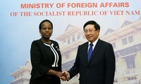 越南和博茨瓦纳促进两国合作关系务实有效发展