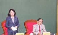 越南国家副主席邓氏玉盛视察太原省