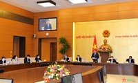 越南国会主席出席Z111工厂传统日65周年纪念活动