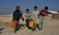 国际社会承诺向阿富汗提供近25亿美元的援助