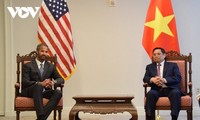 越南政府总理范明政会见美国和世界一流经济组织和团体领导人