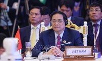 越南政府总理范明政与伙伴国领导人共同出席东盟峰会