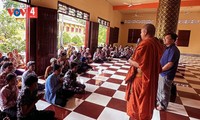 高棉族僧人石达拉全心全意服务道法和社会