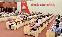 越南国会主席王庭惠与朔庄省政府领导人举行工作会议
