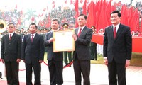 Staatspräsident Truong Tan Sang beim 180. Gründungstag der Provinz Hung Yen