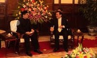 Staatspräsident Truong Tan Sang empfängt in Hanoi Botschafter der Länder