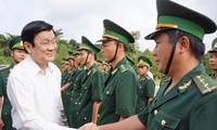 Staatspräsident Truong Tan Sang besucht Grenzsoldaten in Ta Vat in Binh Phuoc