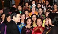Staatspräsident Truong Tan Sang trifft Parlamentarierinnen