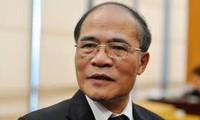 Palamentspräsident Nguyen Sinh Hung besucht Cao Bang