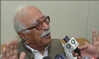 Übergangsministerpräsident von Pakistan legt Amtseid ab