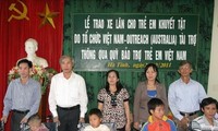 Australien schenkt Rollstühle für vietnamesische Agent Orange-Opfer