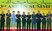 Premierminister Nguyen Tan Dung nimmt am ASEAN-Gipfel teil