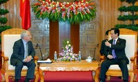 Premierminister Nguyen Tan Dung empfängt Israels Landwirtschaftsminister