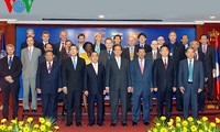 Tätigkeiten am Rande des Gipfels der Mekong-Fluss-Kommission