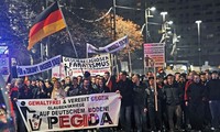 Zehntausende Deutsche gegen PEGIDA-Bewegung