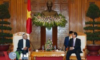 Premierminister Nguyen Tan Dung empfängt Saudi-Arabiens Botschafter Dakhil Al Johani