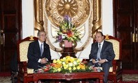 Vizepremierminister Nguyen Xuan Phuc empfängt Gouverneur der japanischen Provinz Nagasaki