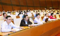 Parlament billigt Gesetz zur Aufsichtsarbeit des Parlaments und der Volkräte