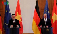 Gespräch zwischen den Staatschefs Vietnams und Deutschlands