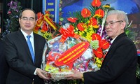 Frontsvorsitzender Nguyen Thien Nhan gratuliert Verein zur Solidarität vietnamesischer Christen