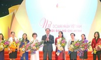 Staatspräsident Tran Dai Quang trifft Unternehmerinnen