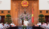 Premierminister Nguyen Xuan Phuc fordert Kon Tum auf, Landwirtschaft umzustrukturieren