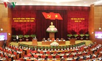 Erster Tag der ZK-Sitzung in Hanoi