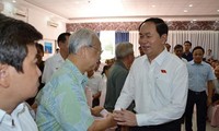 Staatspräsident Tran Dai Quang trifft Wähler in Ho Chi Minh statt