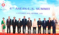 Premierminsiter Nguyen Xuan Phuc nimmt am Gipfeltreffen der ASEAN mit Partnern in Ostasien teil