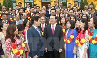 Staatspräsident Tran Dai Quang empfängt 60 Parteisekretäre im staatlichen Unternehmen