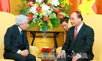 Premierminister Nguyen Xuan Phuc trifft japanischen Kaiser Akihito und Kaiserin Michiko