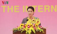 Parlamentspräsidentin Nguyen Thi Kim Ngan empfängt myanmarischen General Min Aung Hlaing
