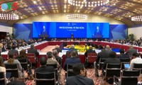 Premierminister Nguyen Xuan Phuc nimmt bei Eröffnung der APEC-Handelsministerkonferenz teil