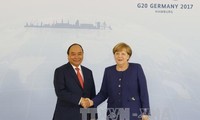 Premierminister Nguyen Xuan Phuc trifft Bundeskanzlerin Angela Merkel
