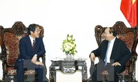   Premierminister Nguyen Xuan Phuc empfängt Japans Botschafter in Vietnam